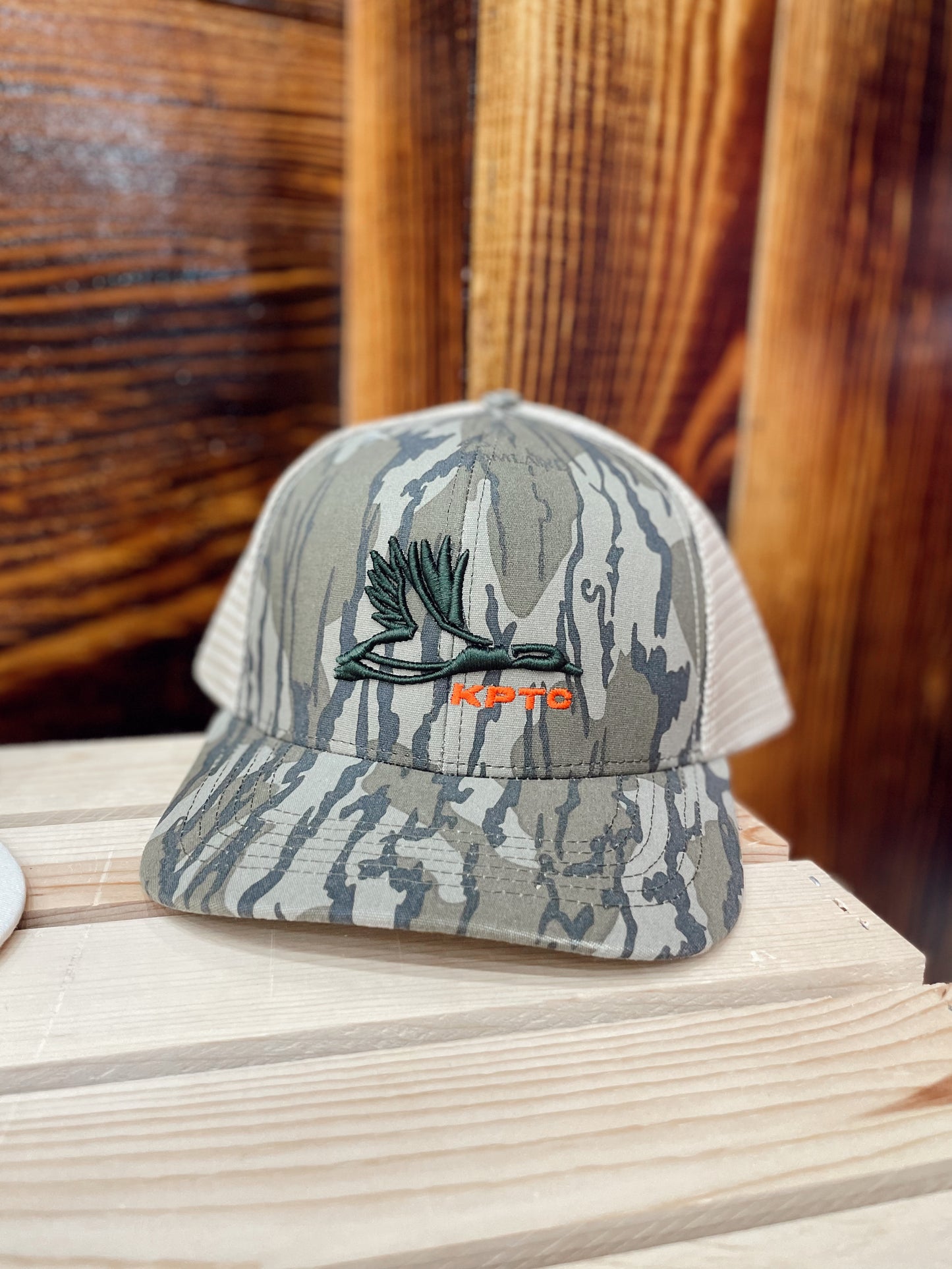 KNOTTED PINE Hats