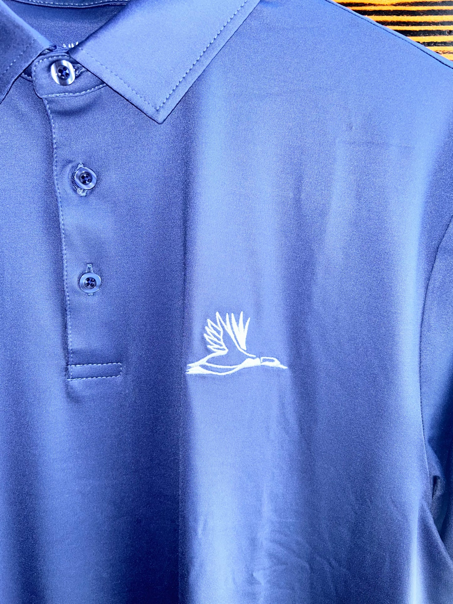 KNOTTED PINE Polos