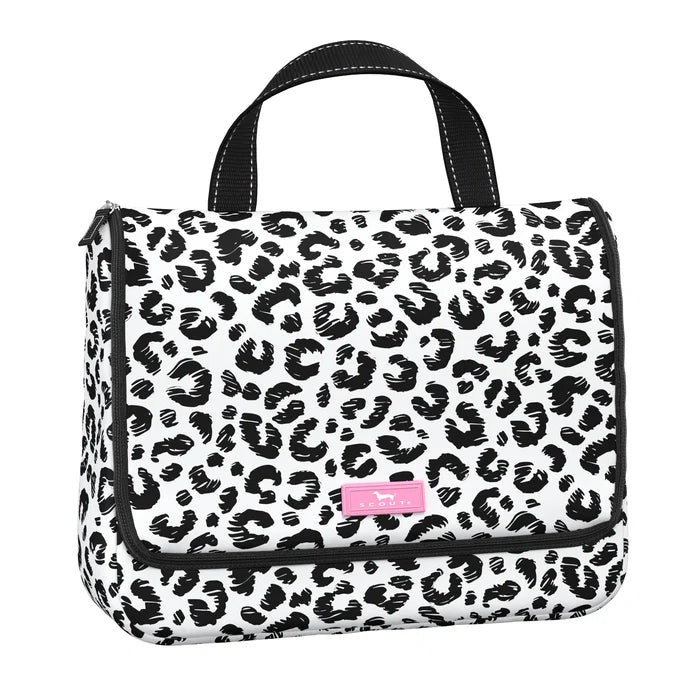 SCOUT Beauty Gordito Hanging Toiletry Bag