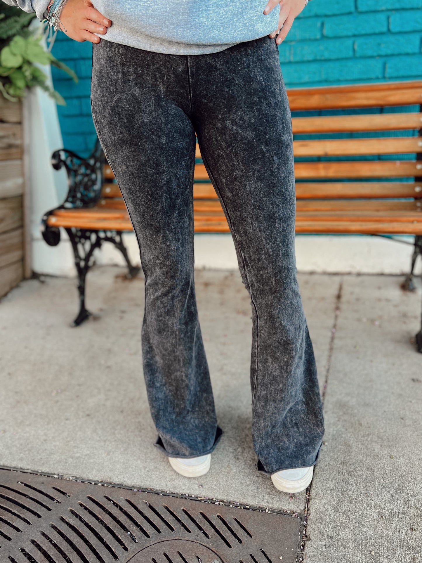 Mineral Washed Flare Leggings