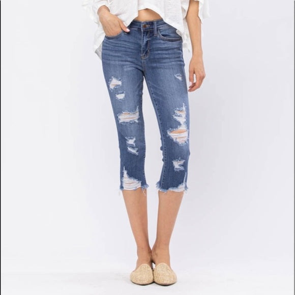 JUDY BLUE Lilah Raw Hem Distressed Capri