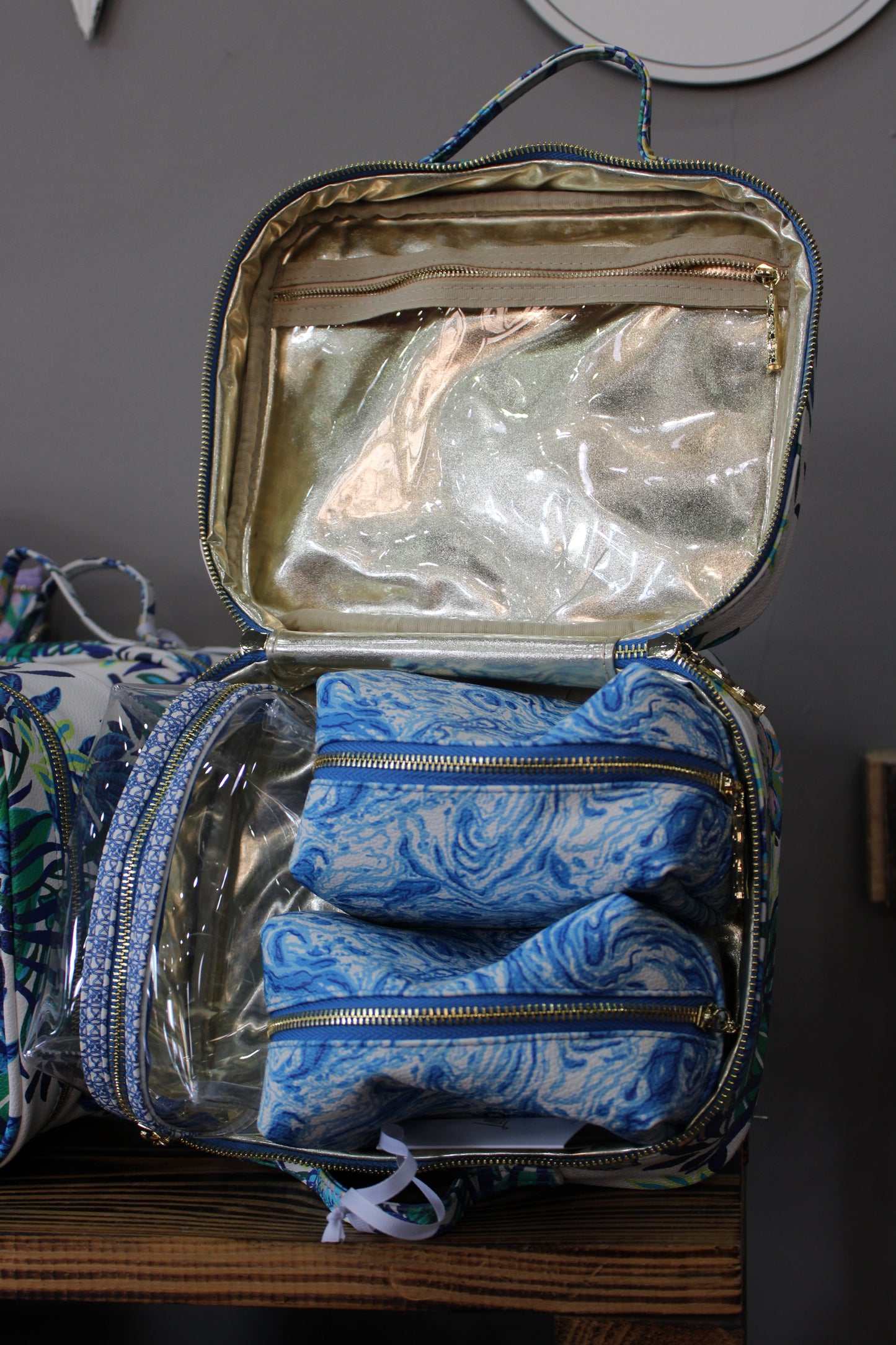 LILLY PULITZER The Hottest Spot Toiletry Case