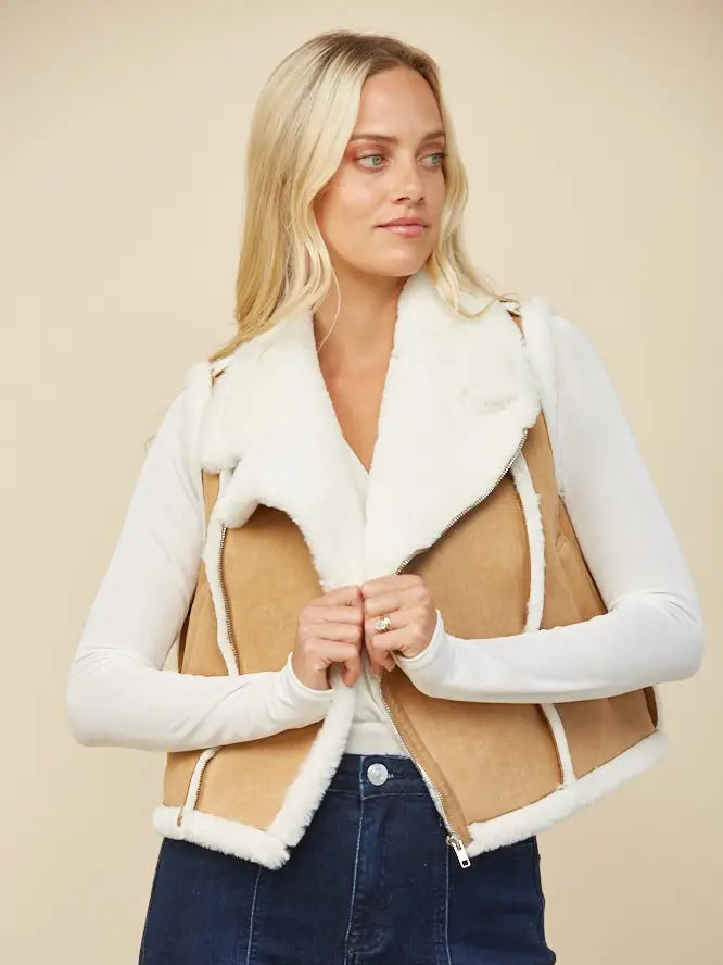 WISTERIA LANE Contrast Shearling Vest
