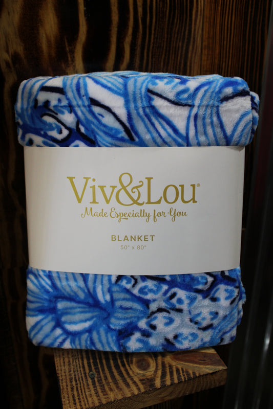 VIV & LOU Lookin Pine Blanket